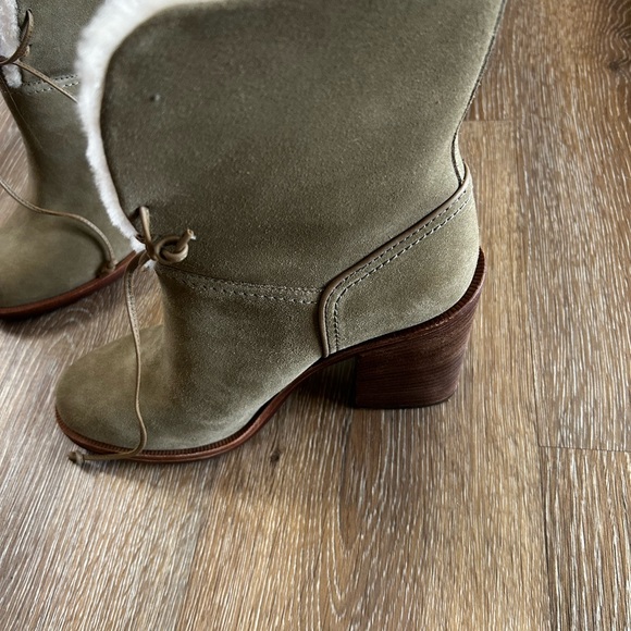 Ugg size 9 Ugg sheepskin suede ankle boots - Picture 2 of 5